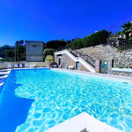 Casa Ulivo Con Piscina Pansiyon *