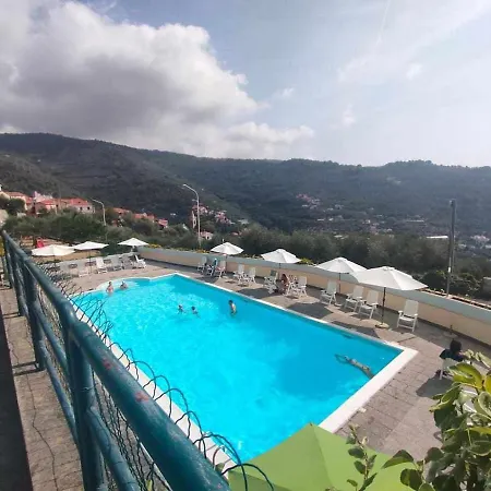 Casa Ulivo Con Piscina Privatunterkunft Diano Castello